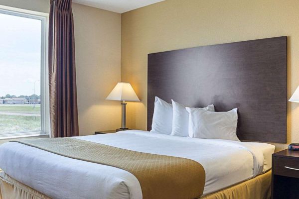Quality Inn & Suites Minot